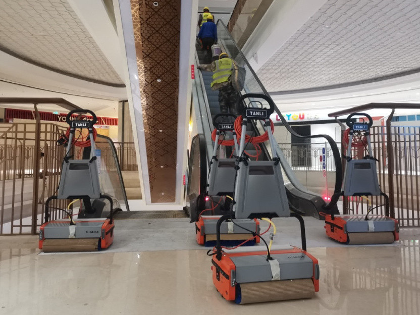 扶梯清洗機(jī)操作時要注意哪些方面？