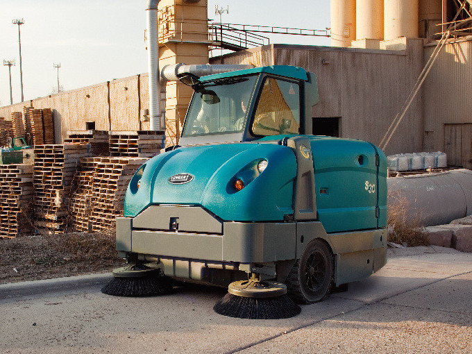 掃地機(jī)or洗地機(jī)？工廠清潔如何抉擇？