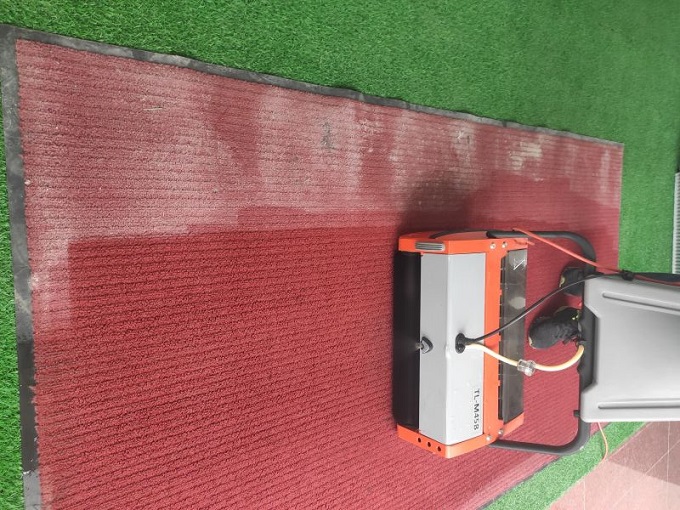 這不是一臺簡單的扶梯清洗機？！