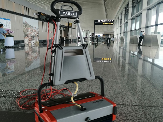 新品！扶梯清洗機，扶梯清洗好幫手!