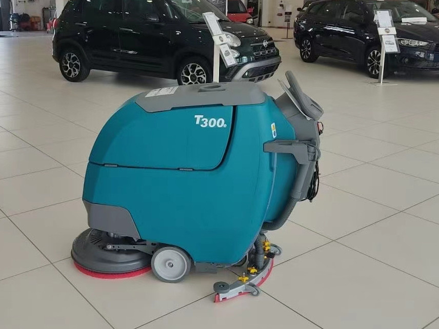 工業(yè)吸塵器、洗地機(jī)對工廠車間的作用