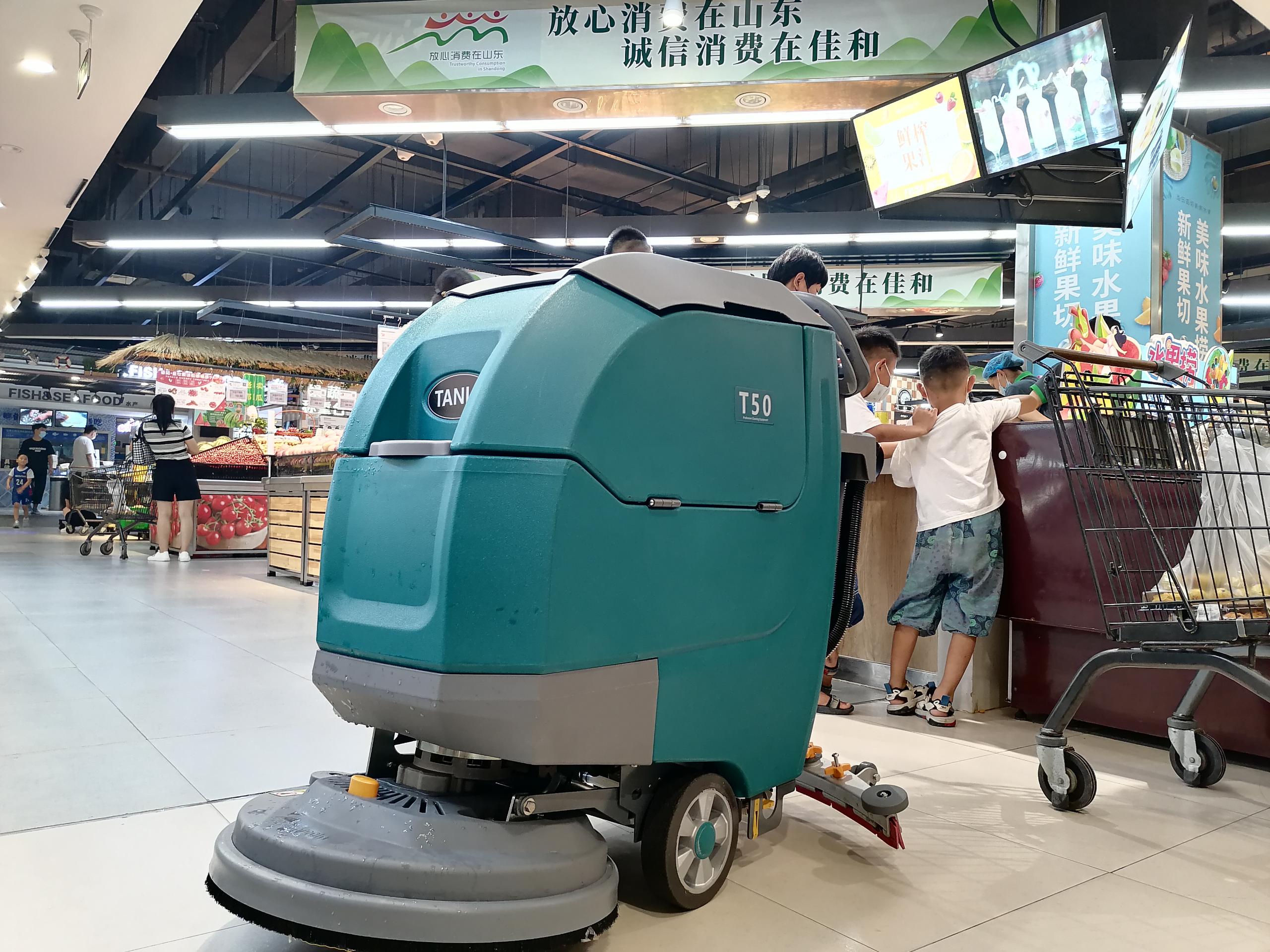 洗地機(jī)品質(zhì)是我們的承諾，您的滿意是我們的追求