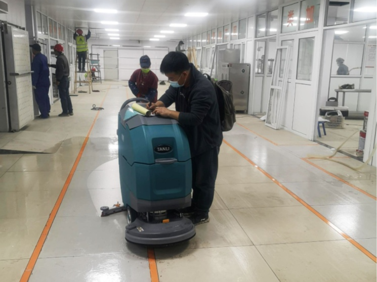 工廠食堂選購洗地機(jī)看準(zhǔn)這幾點(diǎn)，包你滿意