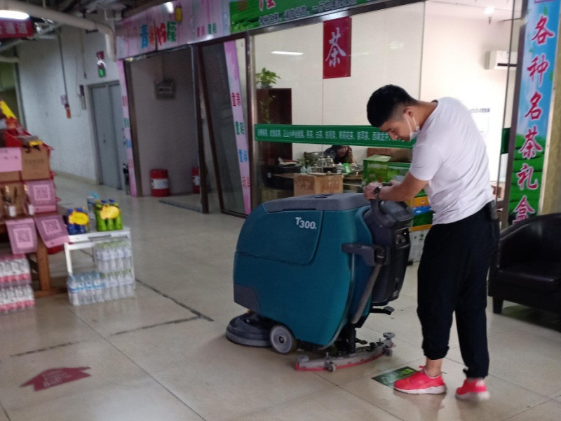 如何判斷工業(yè)洗地機好不好？