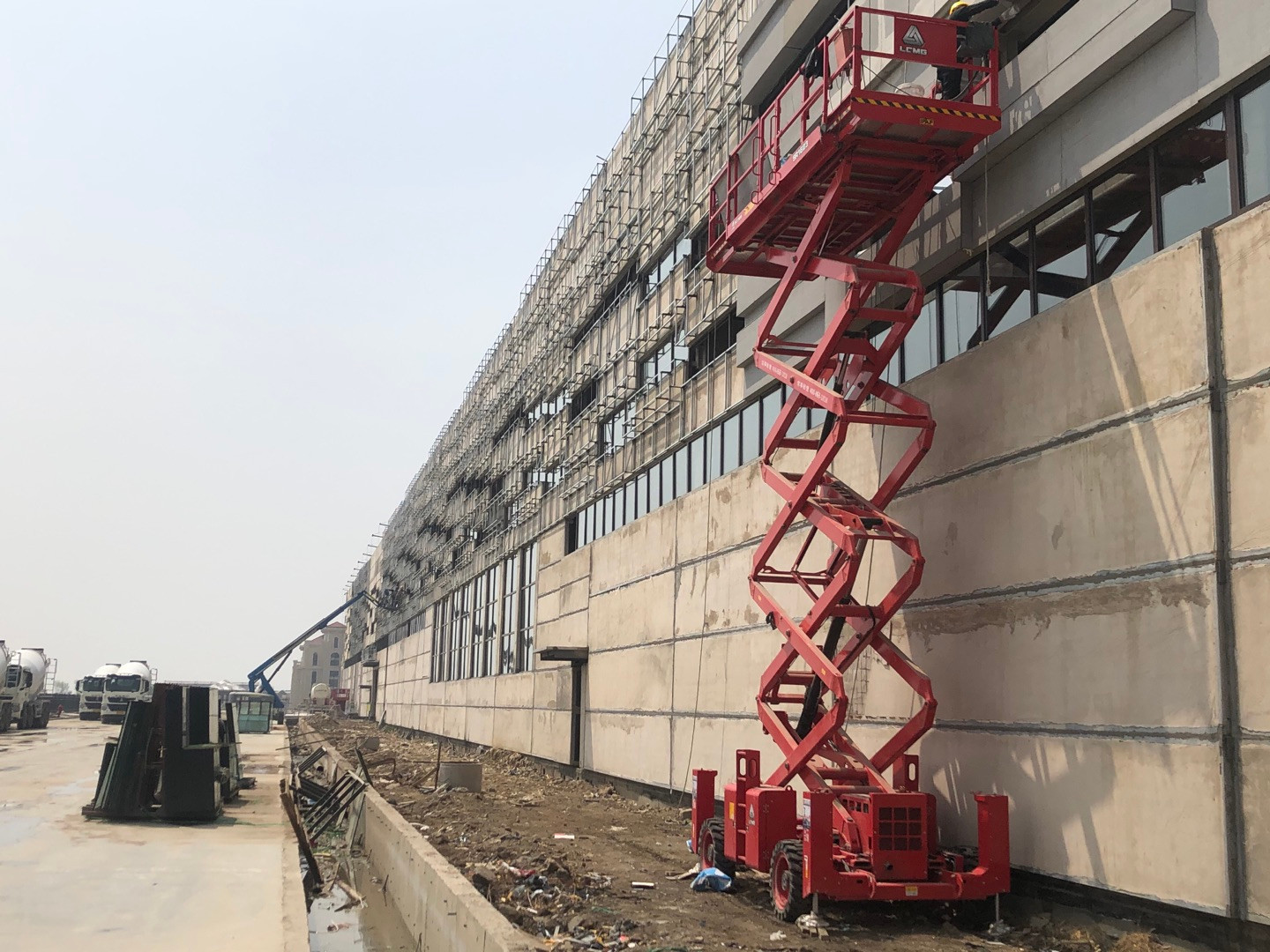 高空車，路燈車，管道安裝車，高空升降機作業(yè)平臺出租 -青島捷立