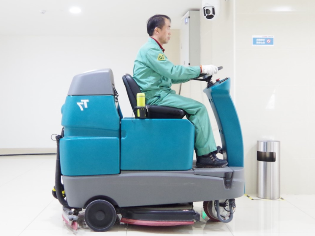 醫(yī)院場所如何選擇工業(yè)洗地機(jī)？