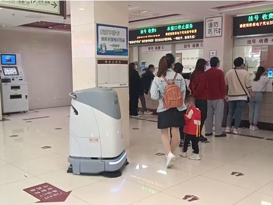 醫(yī)院地面太滑被投訴？坦力工業(yè)掃地機(jī)器人來(lái)搞定