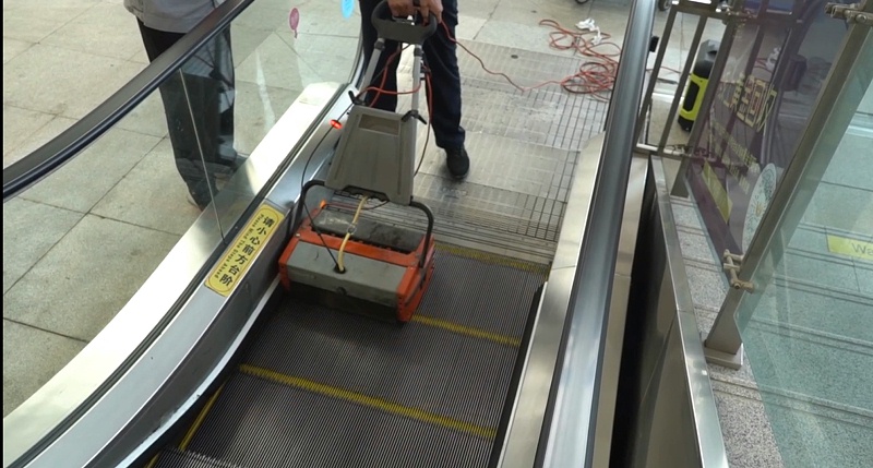 扶梯清洗機(jī)11 扶梯清洗機(jī)11